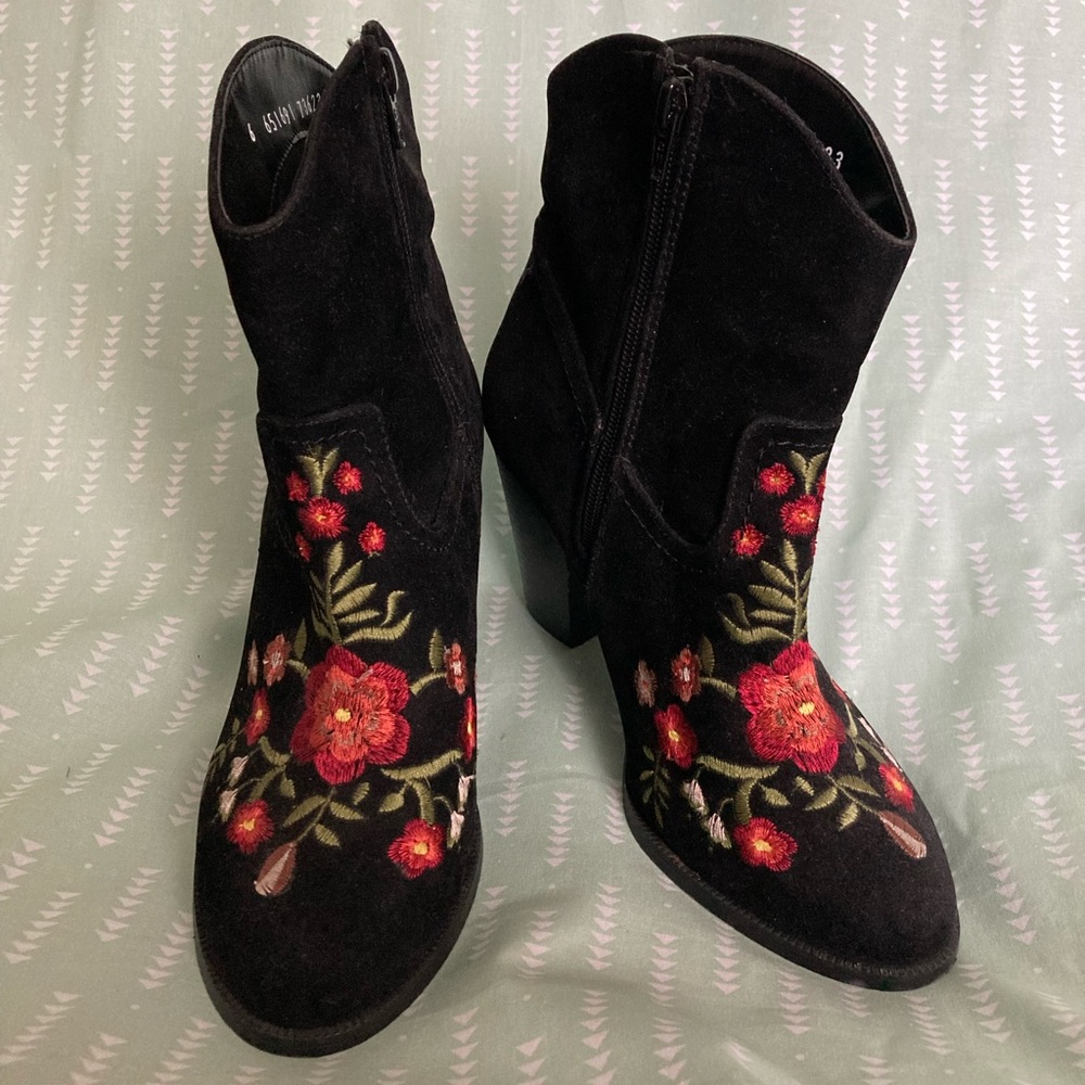 Embroidered Velvet Black Booties